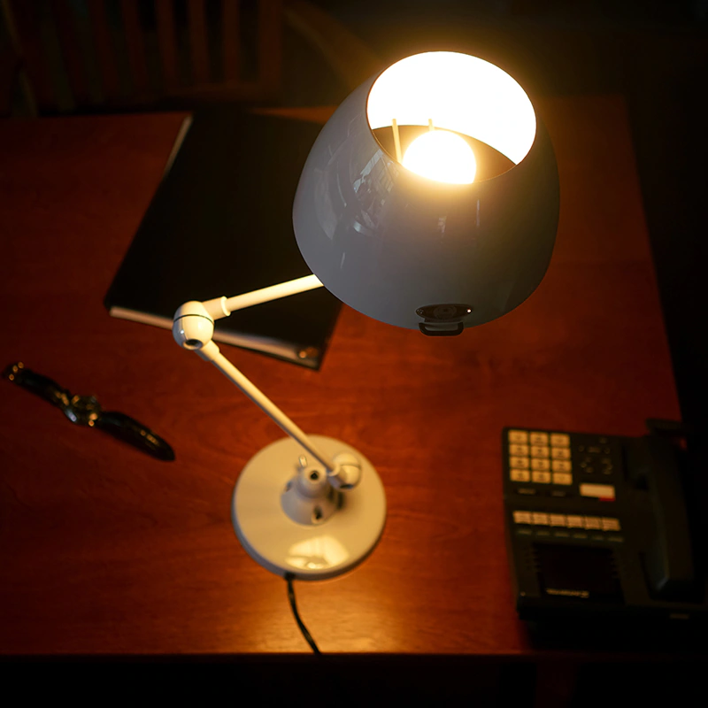 Jielde Aicler Curve Desk Lamp