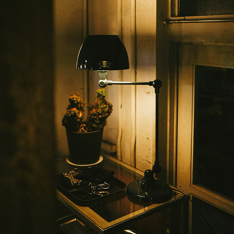 Jielde Aicler Curve Desk Lamp